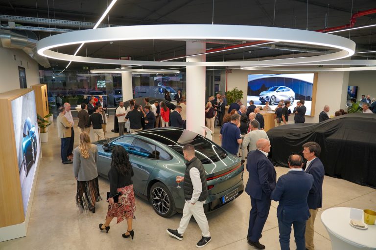 Contacta con AgredaGlobal Cars en Zaragoza